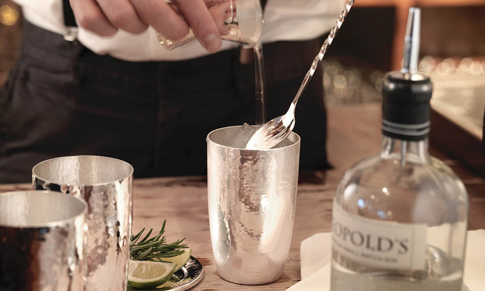 Glänzende Cocktail-Rezepte für die Bar-Kollektionen